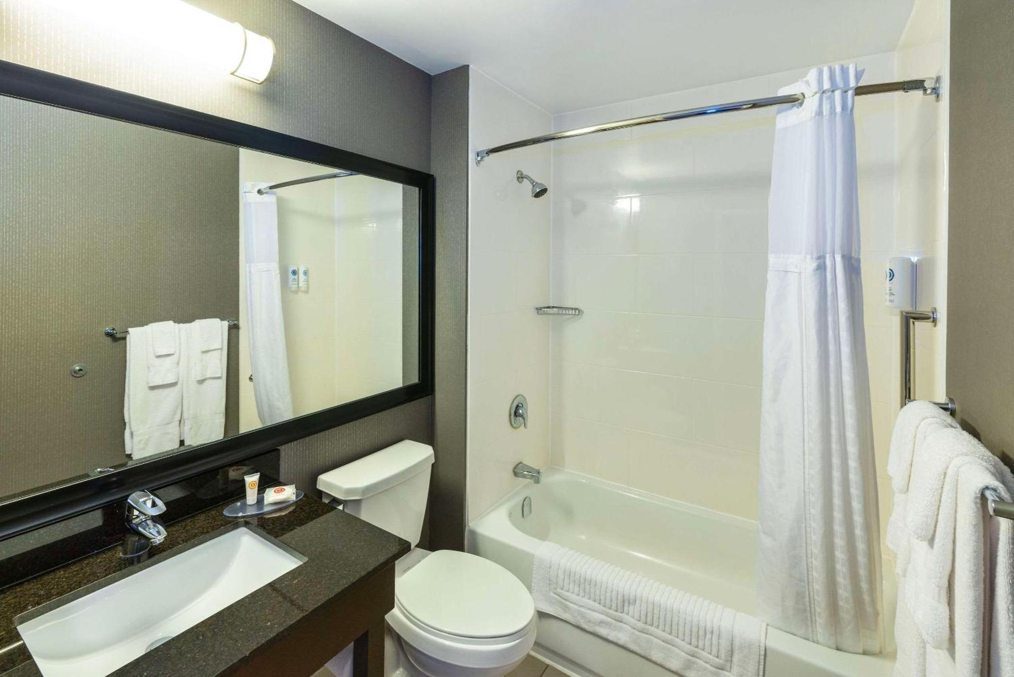 Comfort Inn Thunder Bay Ngoại thất bức ảnh